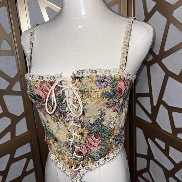 Tops - Floral Lace-Up Corset Top